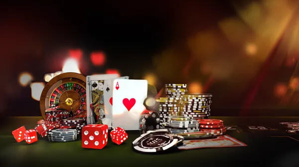 Uma mulher sorrindo enquanto joga online em seu laptop, cercada por elementos de cassino em néon, destacando a coleção diversificada de jogos do 5YYY.